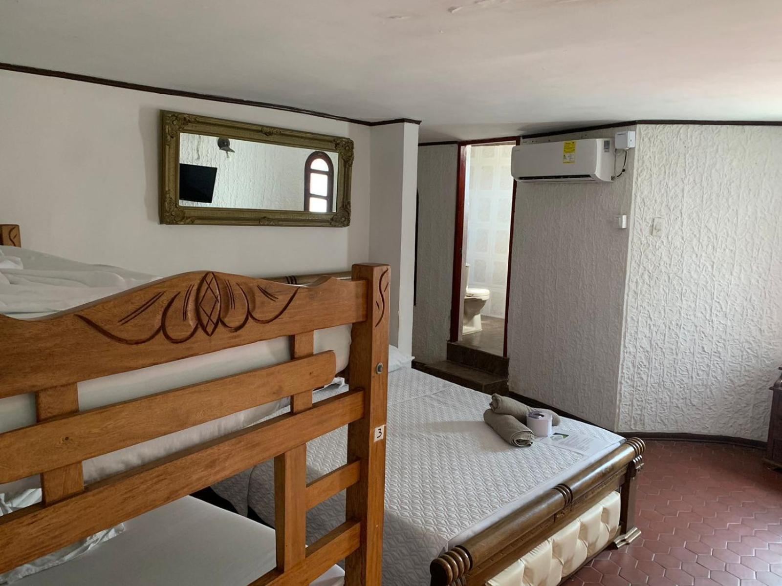 The Chill In Mansion Hostel Santa Marta Phòng bức ảnh