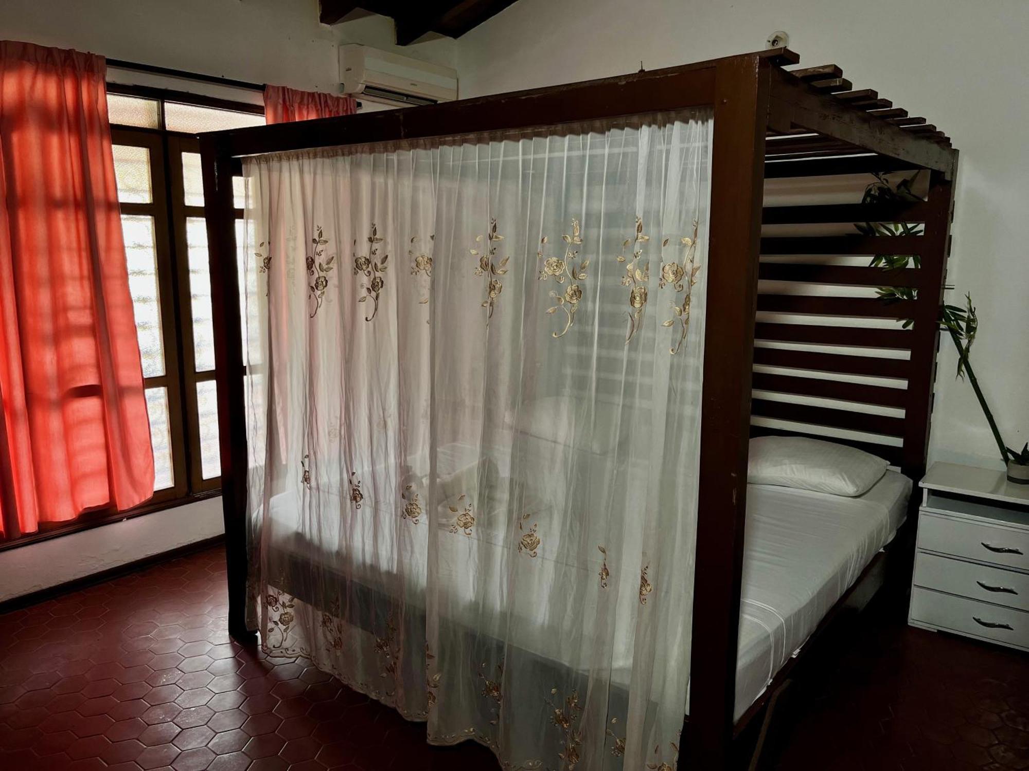 The Chill In Mansion Hostel Santa Marta Ngoại thất bức ảnh