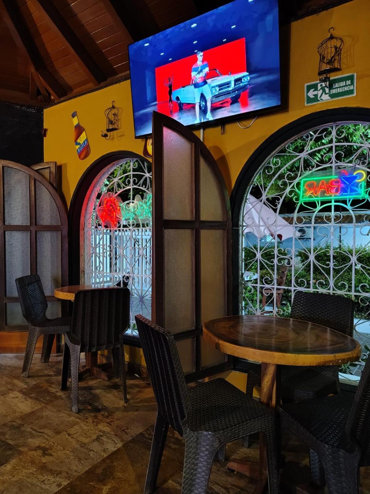 The Chill In Mansion Hostel Santa Marta Ngoại thất bức ảnh